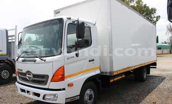 Buy Used Hino 300 Series White Truck in Lusaka in Zambia