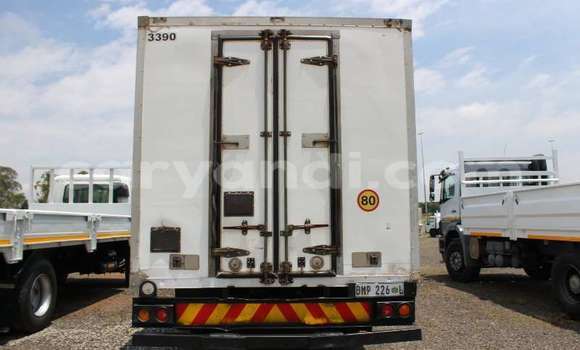 Acheter Occasion Utilitaire Hino 300 Series Blanc à Lusaka, Zambie Acheter Occasion Utilitaire Hino 300 Series Blanc à Lusaka, Zambie