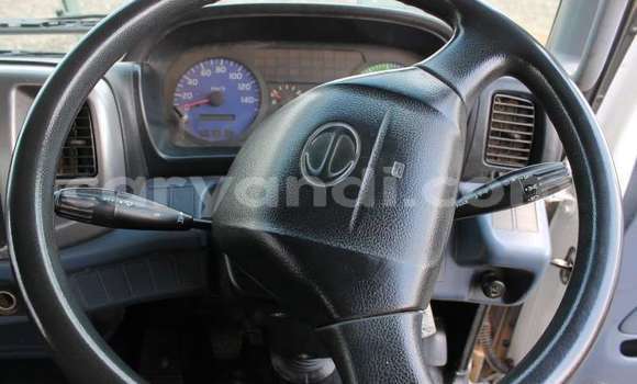 Acheter Occasion Utilitaire Hino 300 Series Blanc à Lusaka, Zambie Acheter Occasion Utilitaire Hino 300 Series Blanc à Lusaka, Zambie