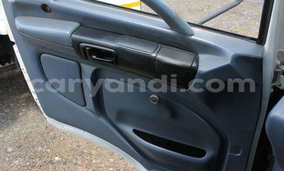 Acheter Occasion Utilitaire Hino 300 Series Blanc à Lusaka, Zambie Acheter Occasion Utilitaire Hino 300 Series Blanc à Lusaka, Zambie