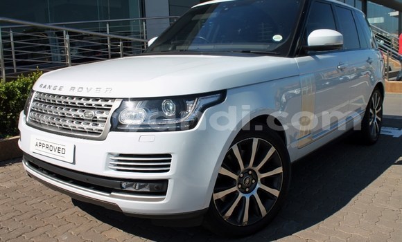 Tenga Tsaru Land Rover Range Rover Chena Mota in Livingstone in Zambia Tenga Tsaru Land Rover Range Rover Chena Mota in Livingstone in Zambia