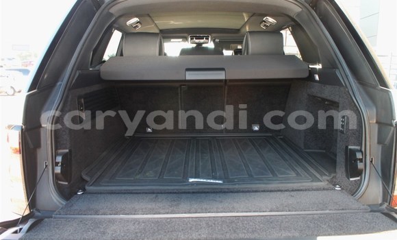 Tenga Tsaru Land Rover Range Rover Chena Mota in Livingstone in Zambia Tenga Tsaru Land Rover Range Rover Chena Mota in Livingstone in Zambia