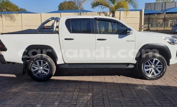 Acheter Occasion Voiture Toyota Hilux Blanc à Livingstone, Zambie Acheter Occasion Voiture Toyota Hilux Blanc à Livingstone, Zambie