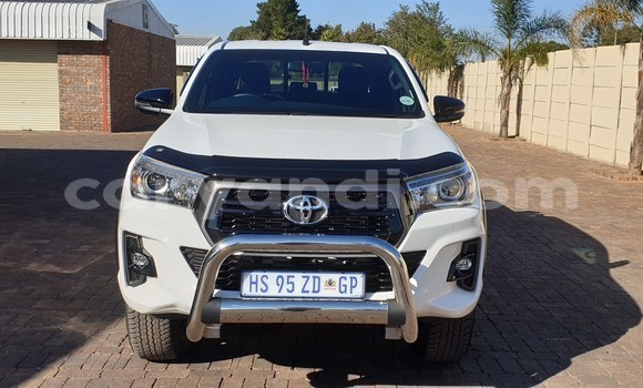 Acheter Occasion Voiture Toyota Hilux Blanc à Livingstone, Zambie Acheter Occasion Voiture Toyota Hilux Blanc à Livingstone, Zambie