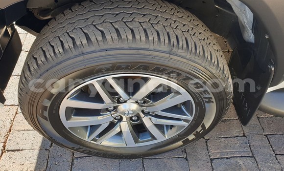 Acheter Occasion Voiture Toyota Hilux Blanc à Livingstone, Zambie Acheter Occasion Voiture Toyota Hilux Blanc à Livingstone, Zambie