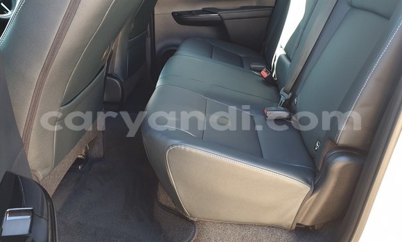 Acheter Occasion Voiture Toyota Hilux Blanc à Livingstone, Zambie Acheter Occasion Voiture Toyota Hilux Blanc à Livingstone, Zambie