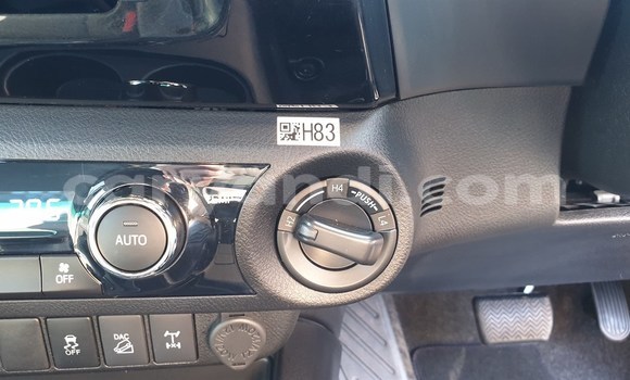 Acheter Occasion Voiture Toyota Hilux Blanc à Livingstone, Zambie Acheter Occasion Voiture Toyota Hilux Blanc à Livingstone, Zambie