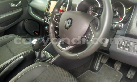 Tenga Tsaru Renault Clio Chena Mota in Livingstone in Zambia Tenga Tsaru Renault Clio Chena Mota in Livingstone in Zambia