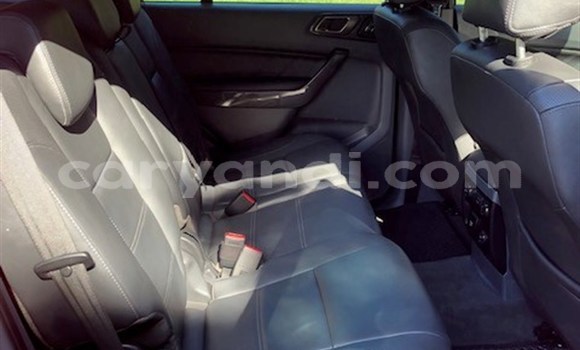 Acheter Occasion Voiture Ford Everest Rouge à Livingstone, Zambie Acheter Occasion Voiture Ford Everest Rouge à Livingstone, Zambie