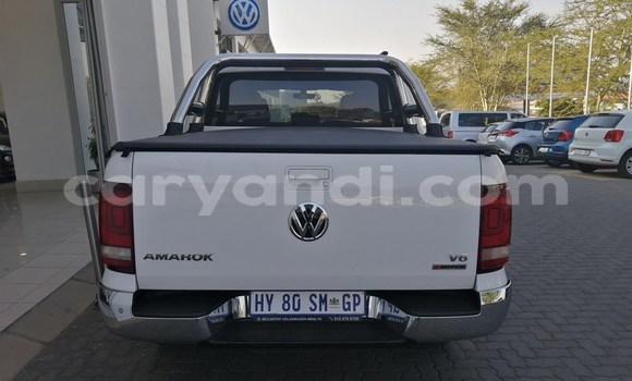 Buy Used Volkswagen Amarok White Car in Livingstone in Zambia Buy Used Volkswagen Amarok White Car in Livingstone in Zambia