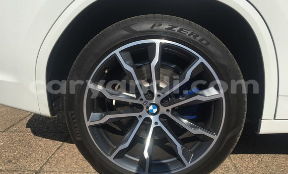 Nunua Ilio tumika BMW X3 Nyeupe Gari ndani ya Livingstone nchini Zambia Nunua Ilio tumika BMW X3 Nyeupe Gari ndani ya Livingstone nchini Zambia