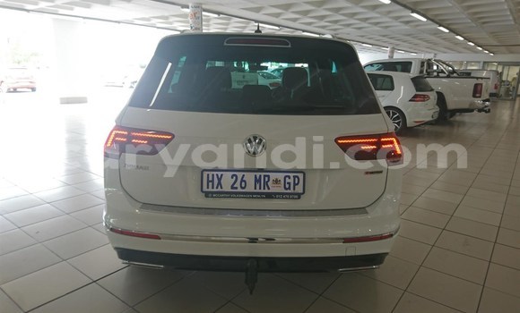 Acheter Occasion Voiture Volkswagen Tiguan Blanc à Livingstone, Zambie Acheter Occasion Voiture Volkswagen Tiguan Blanc à Livingstone, Zambie