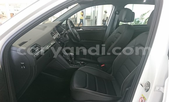 Acheter Occasion Voiture Volkswagen Tiguan Blanc à Livingstone, Zambie Acheter Occasion Voiture Volkswagen Tiguan Blanc à Livingstone, Zambie