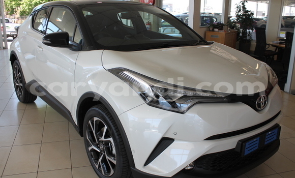 Acheter Occasion Voiture Toyota C-HR Blanc à Chingola, Zambie Acheter Occasion Voiture Toyota C-HR Blanc à Chingola, Zambie