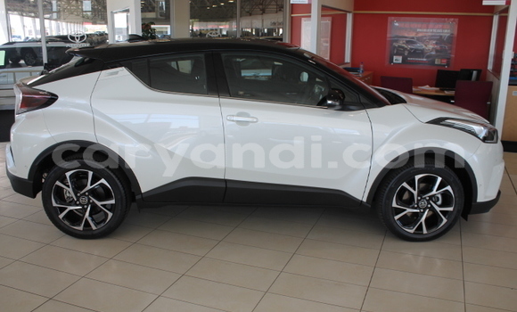 Acheter Occasion Voiture Toyota C-HR Blanc à Chingola, Zambie Acheter Occasion Voiture Toyota C-HR Blanc à Chingola, Zambie