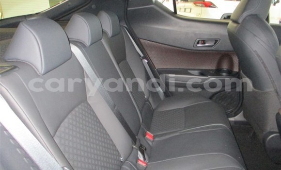 Acheter Occasion Voiture Toyota C-HR Blanc à Chingola, Zambie Acheter Occasion Voiture Toyota C-HR Blanc à Chingola, Zambie