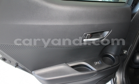 Acheter Occasion Voiture Toyota C-HR Blanc à Chingola, Zambie Acheter Occasion Voiture Toyota C-HR Blanc à Chingola, Zambie