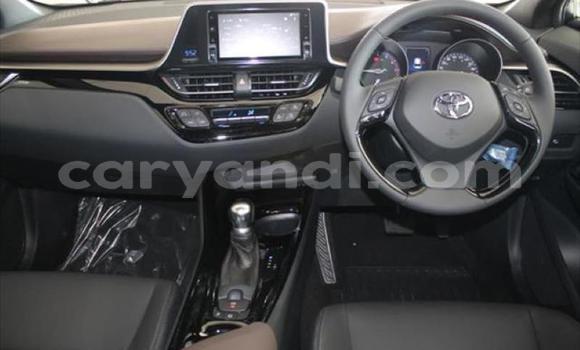 Nunua Ilio tumika Toyota C-HR Nyekundu Gari ndani ya Lusaka nchini Zambia Nunua Ilio tumika Toyota C-HR Nyekundu Gari ndani ya Lusaka nchini Zambia