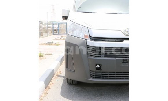 Acheter Import Voiture Toyota Hiace Blanc à Import - Dubai, Zambie Acheter Import Voiture Toyota Hiace Blanc à Import - Dubai, Zambie