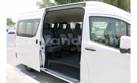 Acheter Import Voiture Toyota Hiace Blanc à Import - Dubai, Zambie Acheter Import Voiture Toyota Hiace Blanc à Import - Dubai, Zambie