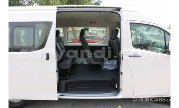 Acheter Import Voiture Toyota Hiace Blanc à Import - Dubai, Zambie Acheter Import Voiture Toyota Hiace Blanc à Import - Dubai, Zambie