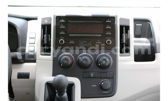 Acheter Import Voiture Toyota Hiace Blanc à Import - Dubai, Zambie Acheter Import Voiture Toyota Hiace Blanc à Import - Dubai, Zambie