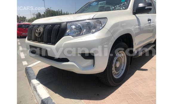 Acheter Import Voiture Toyota Prado Blanc à Import - Dubai, Zambie Acheter Import Voiture Toyota Prado Blanc à Import - Dubai, Zambie