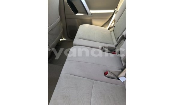 Acheter Import Voiture Toyota Prado Blanc à Import - Dubai, Zambie Acheter Import Voiture Toyota Prado Blanc à Import - Dubai, Zambie