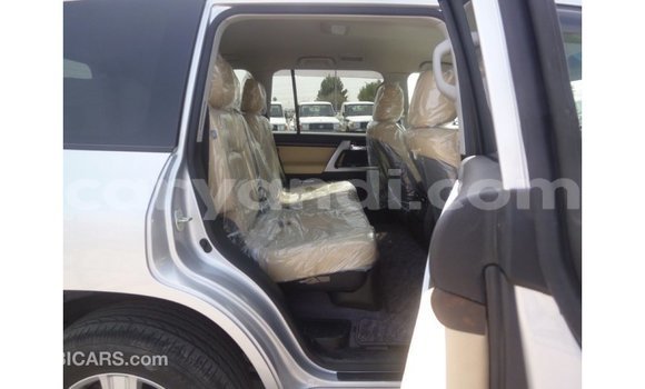 Nunua Imported Toyota Land Cruiser Nyingine Gari ndani ya Import - Dubai nchini Zambia Nunua Imported Toyota Land Cruiser Nyingine Gari ndani ya Import - Dubai nchini Zambia