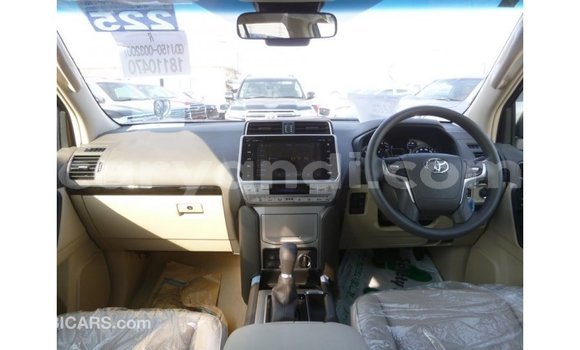 Nunua Imported Toyota Prado Nyeusi Gari ndani ya Import - Dubai nchini Zambia Nunua Imported Toyota Prado Nyeusi Gari ndani ya Import - Dubai nchini Zambia