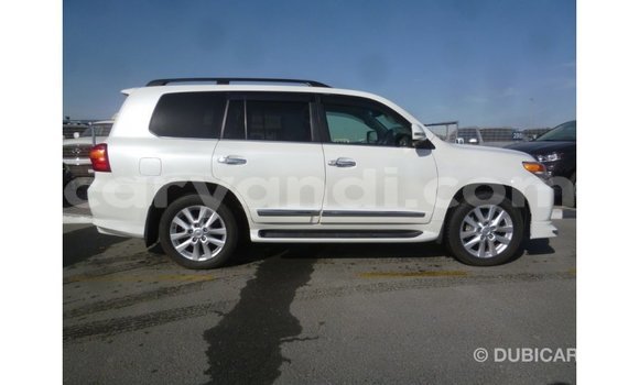 Nunua Imported Toyota Land Cruiser Nyeupe Gari ndani ya Import - Dubai nchini Zambia Nunua Imported Toyota Land Cruiser Nyeupe Gari ndani ya Import - Dubai nchini Zambia