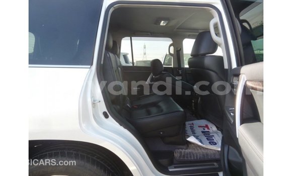 Nunua Imported Toyota Land Cruiser Nyeupe Gari ndani ya Import - Dubai nchini Zambia Nunua Imported Toyota Land Cruiser Nyeupe Gari ndani ya Import - Dubai nchini Zambia