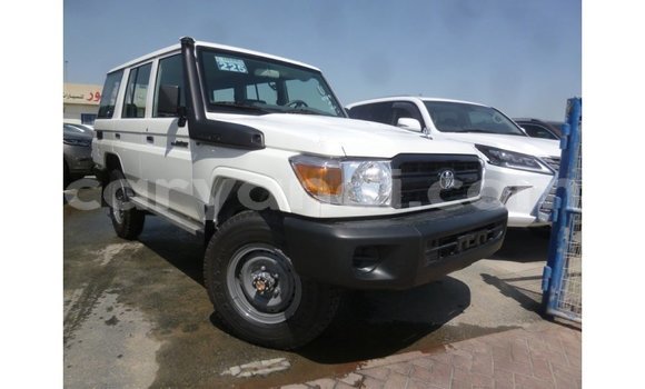 Nunua Imported Toyota Land Cruiser Nyeupe Gari ndani ya Import - Dubai nchini Zambia Nunua Imported Toyota Land Cruiser Nyeupe Gari ndani ya Import - Dubai nchini Zambia