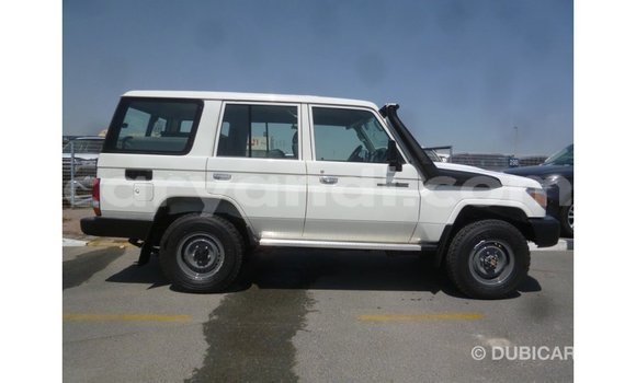 Nunua Imported Toyota Land Cruiser Nyeupe Gari ndani ya Import - Dubai nchini Zambia Nunua Imported Toyota Land Cruiser Nyeupe Gari ndani ya Import - Dubai nchini Zambia
