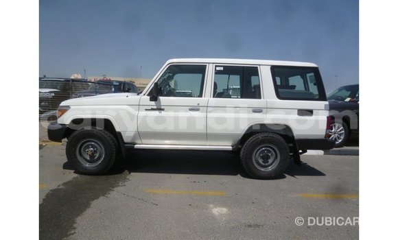 Nunua Imported Toyota Land Cruiser Nyeupe Gari ndani ya Import - Dubai nchini Zambia Nunua Imported Toyota Land Cruiser Nyeupe Gari ndani ya Import - Dubai nchini Zambia