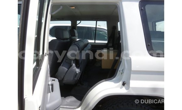 Nunua Imported Toyota Land Cruiser Nyeupe Gari ndani ya Import - Dubai nchini Zambia Nunua Imported Toyota Land Cruiser Nyeupe Gari ndani ya Import - Dubai nchini Zambia