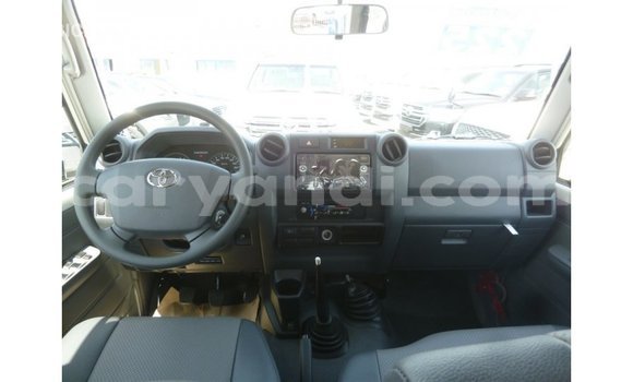 Nunua Imported Toyota Land Cruiser Nyeupe Gari ndani ya Import - Dubai nchini Zambia Nunua Imported Toyota Land Cruiser Nyeupe Gari ndani ya Import - Dubai nchini Zambia