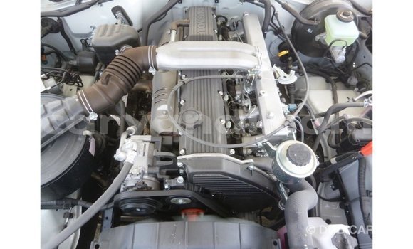 Nunua Imported Toyota Land Cruiser Nyeupe Gari ndani ya Import - Dubai nchini Zambia Nunua Imported Toyota Land Cruiser Nyeupe Gari ndani ya Import - Dubai nchini Zambia