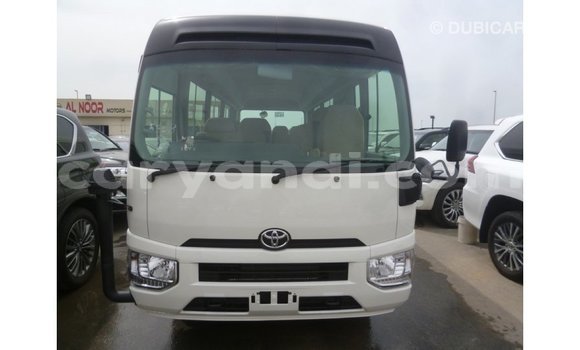 Nunua Imported Toyota Coaster Nyeupe Gari ndani ya Import - Dubai nchini Zambia Nunua Imported Toyota Coaster Nyeupe Gari ndani ya Import - Dubai nchini Zambia