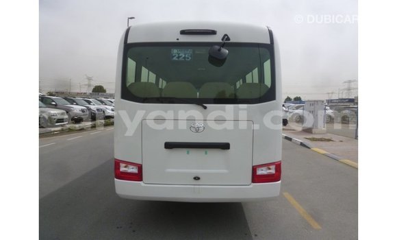Nunua Imported Toyota Coaster Nyeupe Gari ndani ya Import - Dubai nchini Zambia Nunua Imported Toyota Coaster Nyeupe Gari ndani ya Import - Dubai nchini Zambia