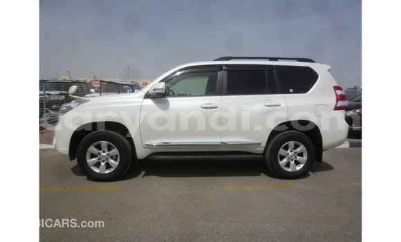 Nunua Imported Toyota Prado Nyeupe Gari ndani ya Import - Dubai nchini Zambia Nunua Imported Toyota Prado Nyeupe Gari ndani ya Import - Dubai nchini Zambia