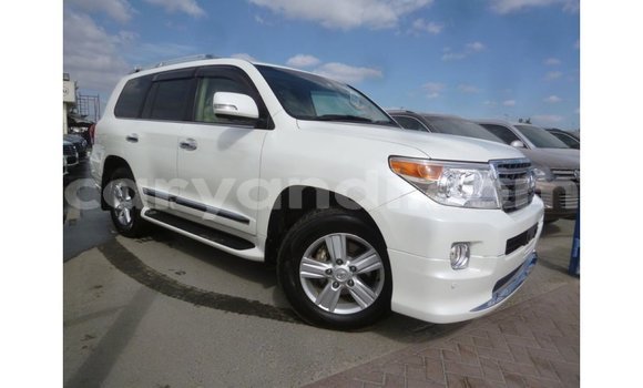 Nunua Imported Toyota Land Cruiser Nyeupe Gari ndani ya Import - Dubai nchini Zambia Nunua Imported Toyota Land Cruiser Nyeupe Gari ndani ya Import - Dubai nchini Zambia