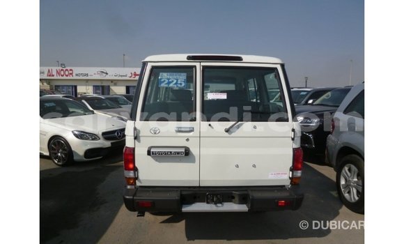 Buy Import Toyota Land Cruiser White Car in Import - Dubai in Zambia Buy Import Toyota Land Cruiser White Car in Import - Dubai in Zambia
