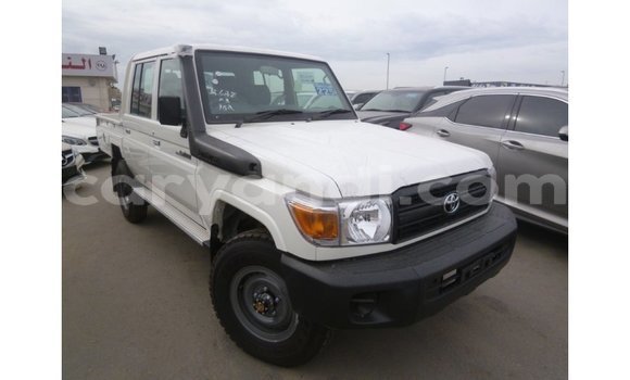 Nunua Imported Toyota Land Cruiser Nyeupe Gari ndani ya Import - Dubai nchini Zambia Nunua Imported Toyota Land Cruiser Nyeupe Gari ndani ya Import - Dubai nchini Zambia