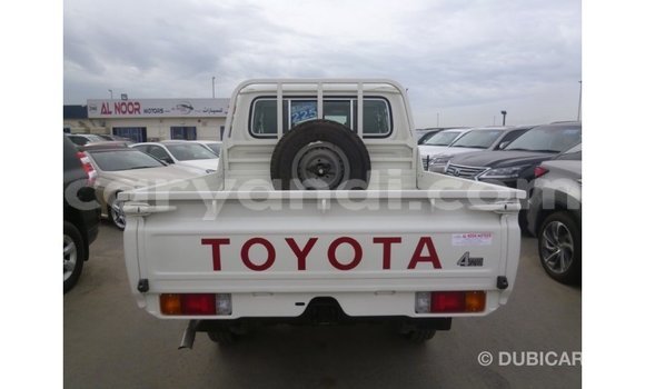 Nunua Imported Toyota Land Cruiser Nyeupe Gari ndani ya Import - Dubai nchini Zambia Nunua Imported Toyota Land Cruiser Nyeupe Gari ndani ya Import - Dubai nchini Zambia