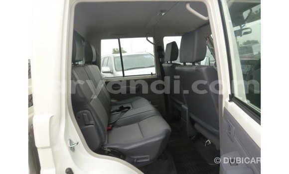Nunua Imported Toyota Land Cruiser Nyeupe Gari ndani ya Import - Dubai nchini Zambia Nunua Imported Toyota Land Cruiser Nyeupe Gari ndani ya Import - Dubai nchini Zambia