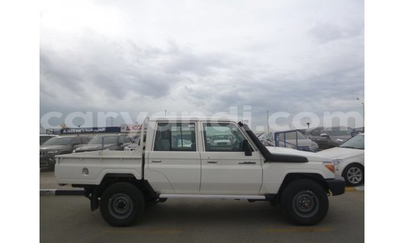 Nunua Imported Toyota Land Cruiser Nyeupe Gari ndani ya Import - Dubai nchini Zambia Nunua Imported Toyota Land Cruiser Nyeupe Gari ndani ya Import - Dubai nchini Zambia