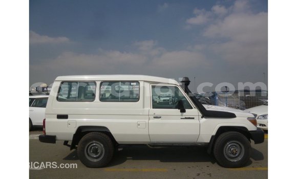 Buy Import Toyota Land Cruiser White Car in Import - Dubai in Zambia Buy Import Toyota Land Cruiser White Car in Import - Dubai in Zambia