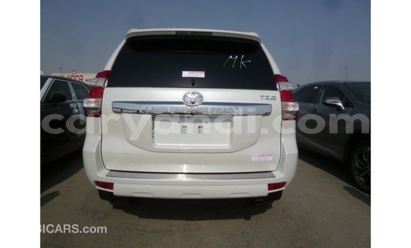 Nunua Imported Toyota Prado Nyeupe Gari ndani ya Import - Dubai nchini Zambia Nunua Imported Toyota Prado Nyeupe Gari ndani ya Import - Dubai nchini Zambia