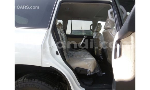 Nunua Imported Toyota Prado Nyeupe Gari ndani ya Import - Dubai nchini Zambia Nunua Imported Toyota Prado Nyeupe Gari ndani ya Import - Dubai nchini Zambia